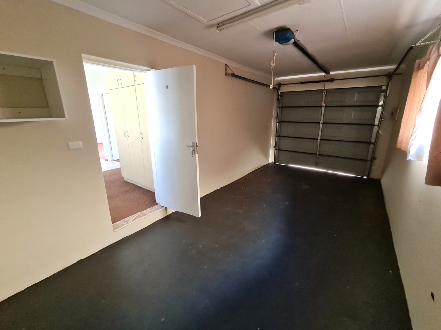 2 Bedroom Property for Sale in Jeffreys Bay Central Eastern Cape